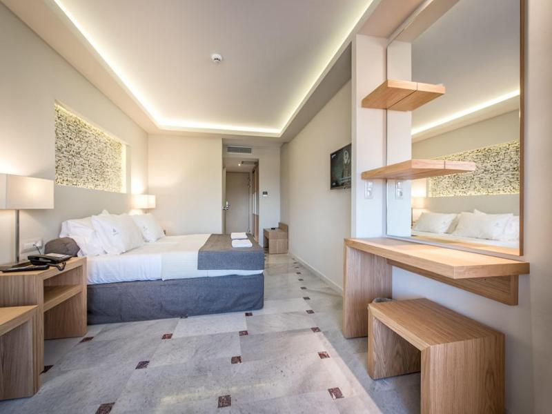 Plános Mediterranee Hotel מראה חיצוני תמונה